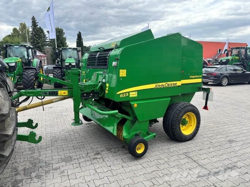 John Deere 623 Rundbalspressar