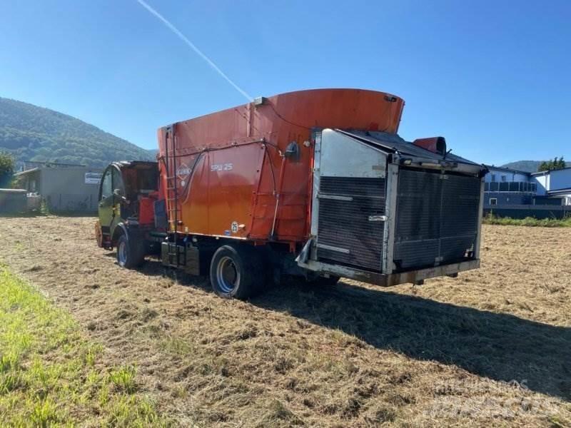 Kuhn SPW 25 Fullfodervagnar