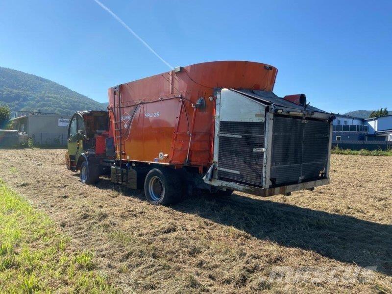 Kuhn SPW 25 Fullfodervagnar
