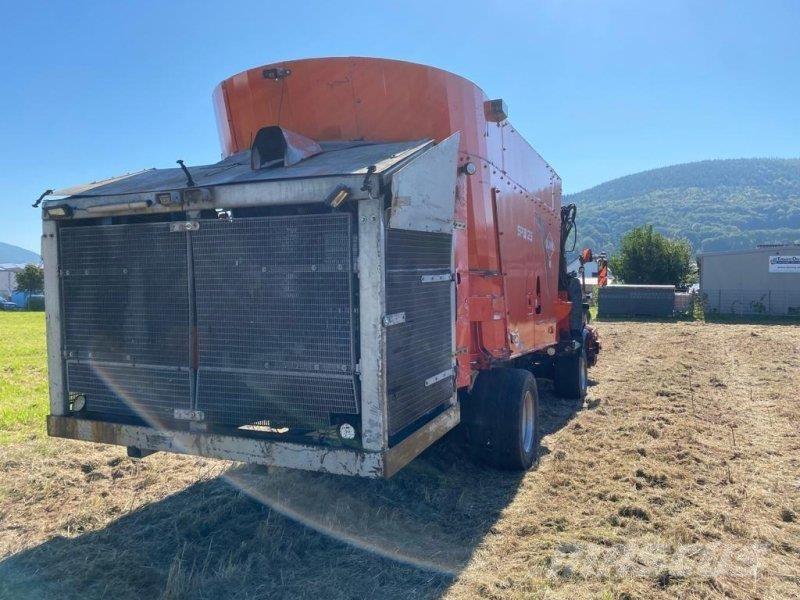 Kuhn SPW 25 Fullfodervagnar