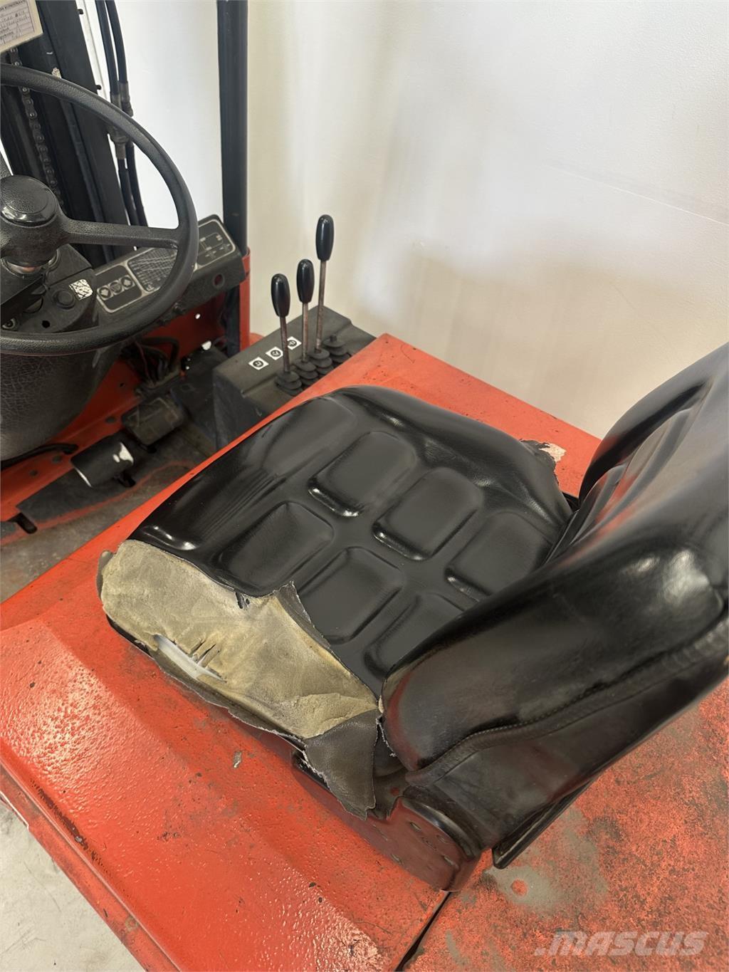 Linde E 15 Elmotviktstruckar
