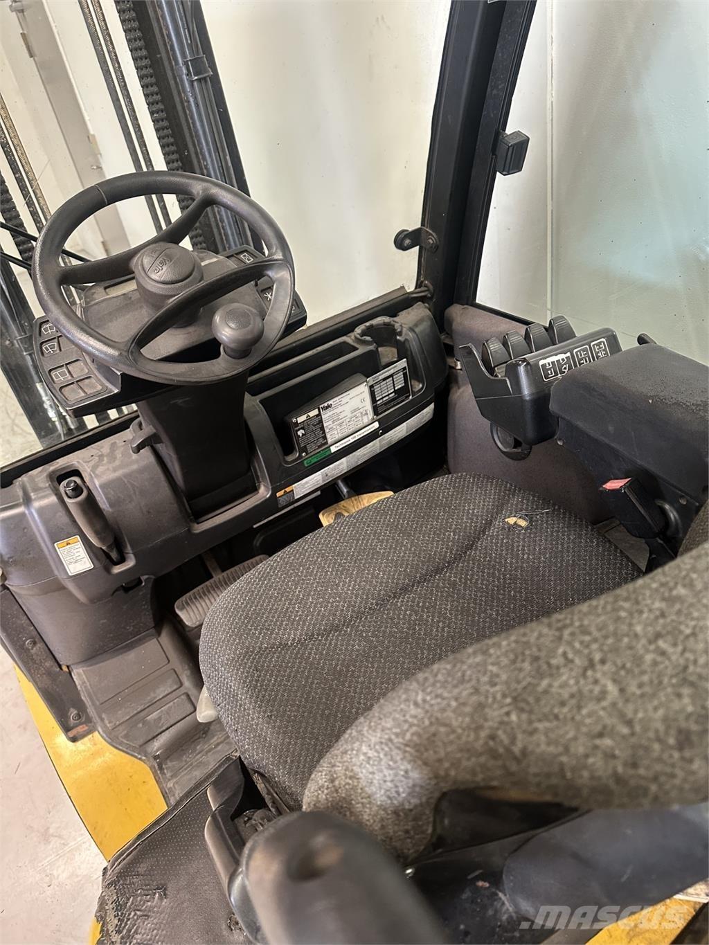 Yale GLP30VX Gasolmotviktstruckar