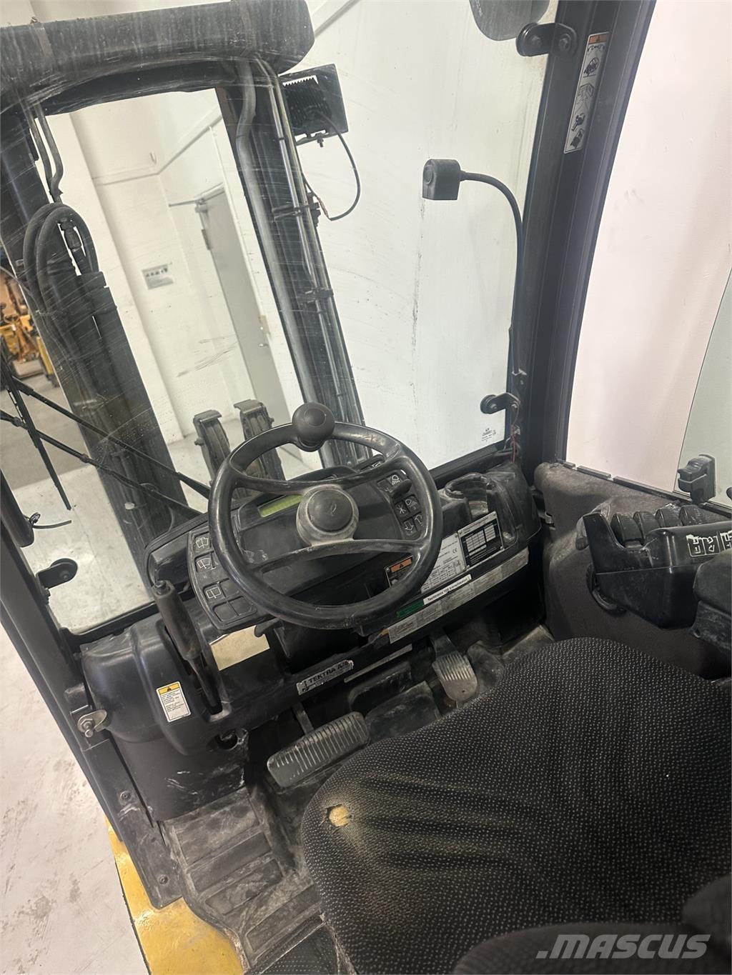 Yale GLP30VX Gasolmotviktstruckar