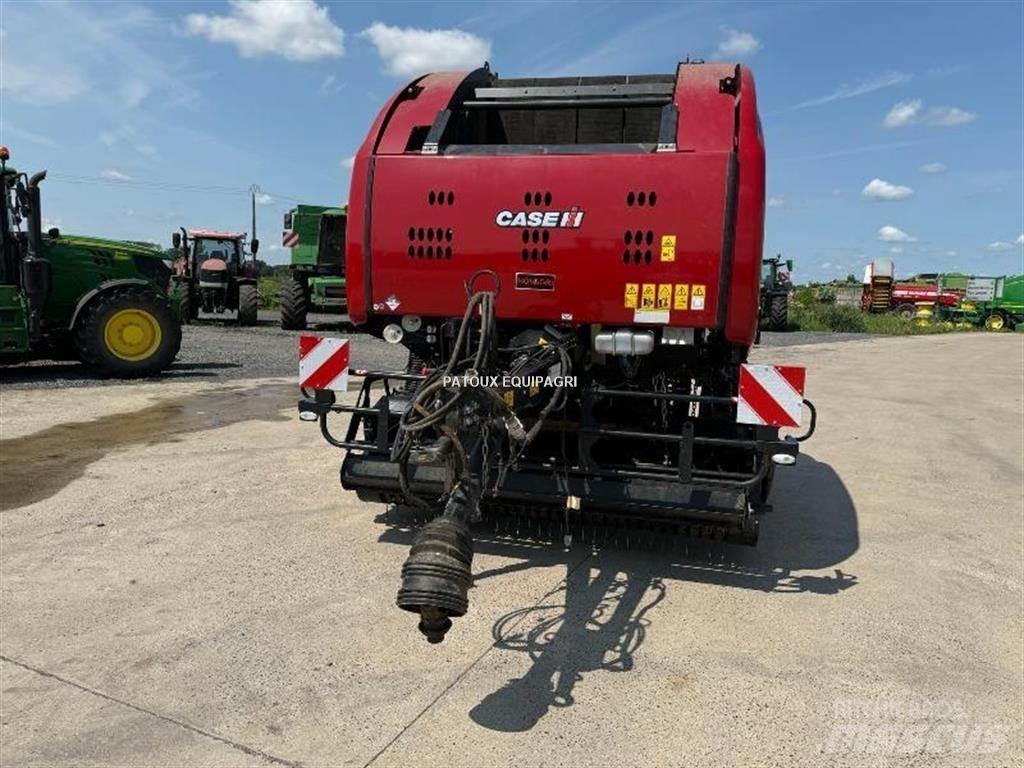 Case IH RB465 Rundbalspressar