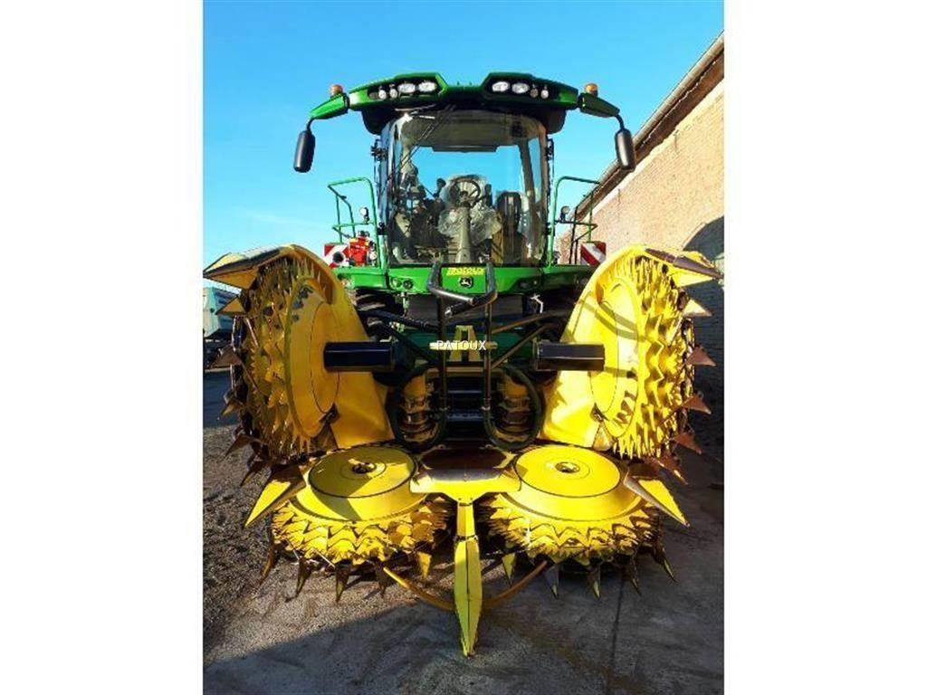 John Deere 8400 Fälthackar