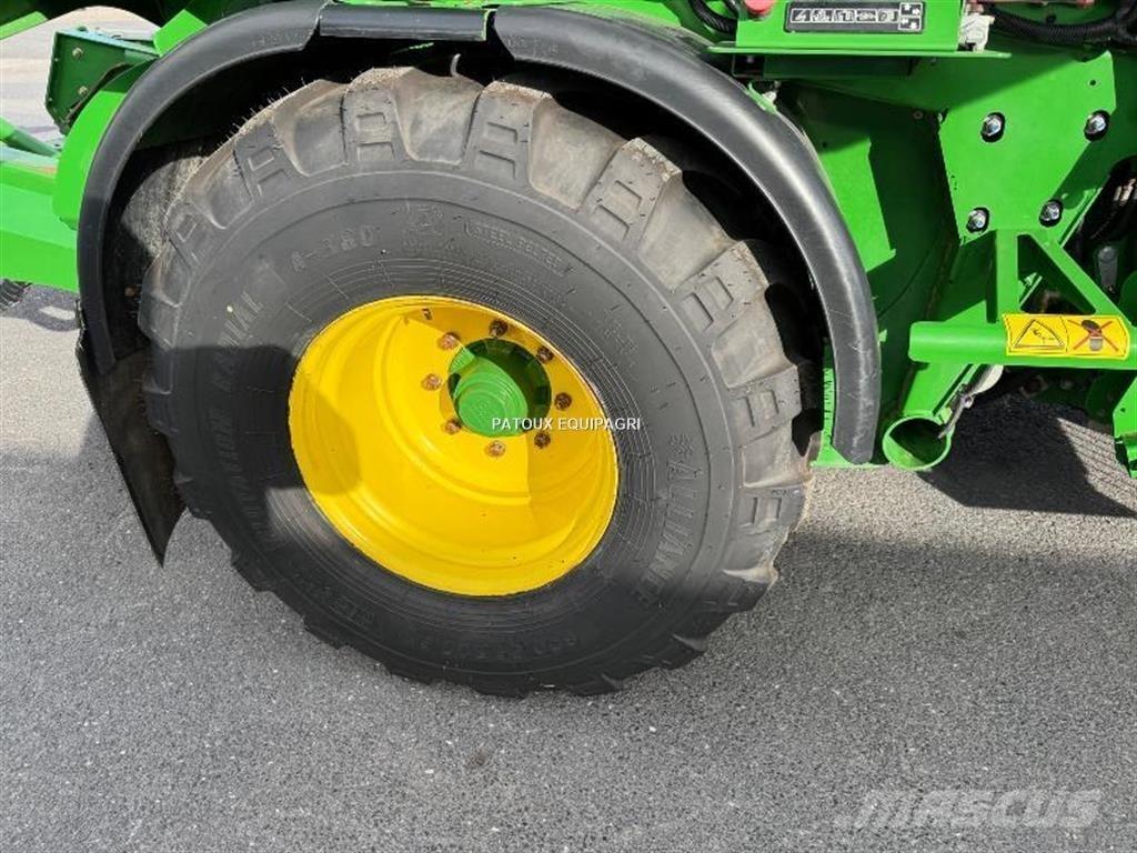 John Deere C441R Inplastare