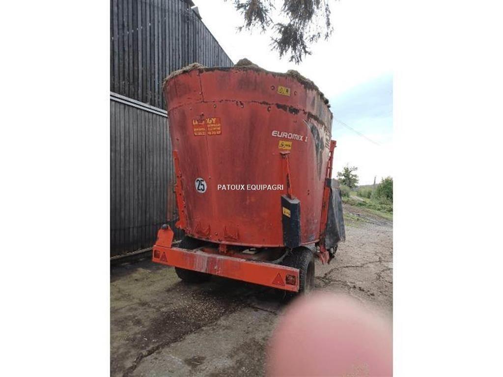 Kuhn 1070 Fullfodervagnar