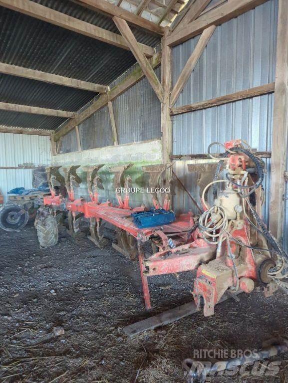 Kuhn VM 180 Tegplogar