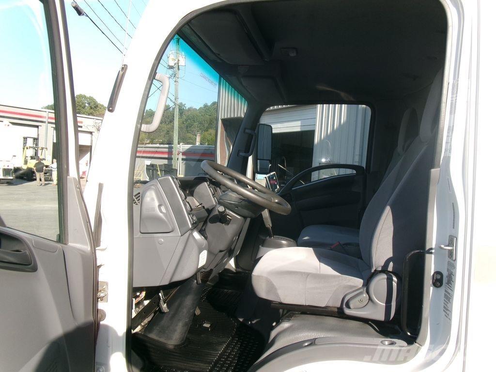 Isuzu NPR Skåpbilar
