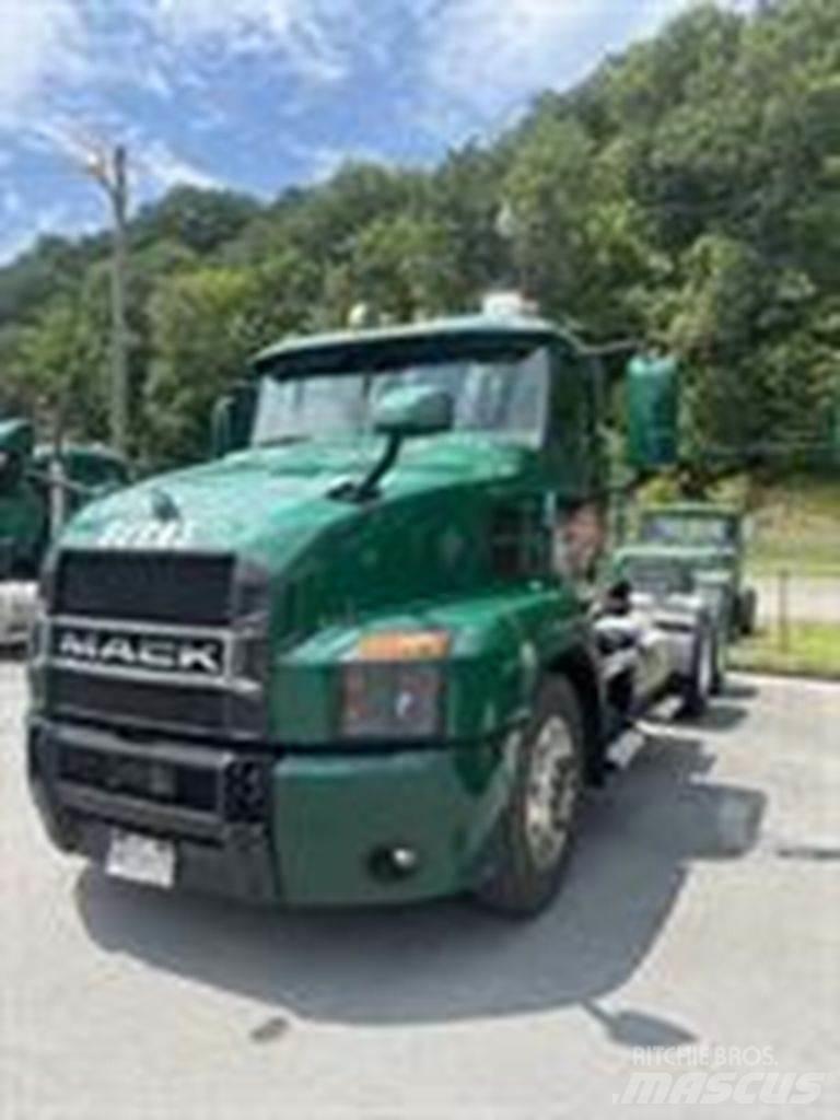 Mack AN64T Dragbilar