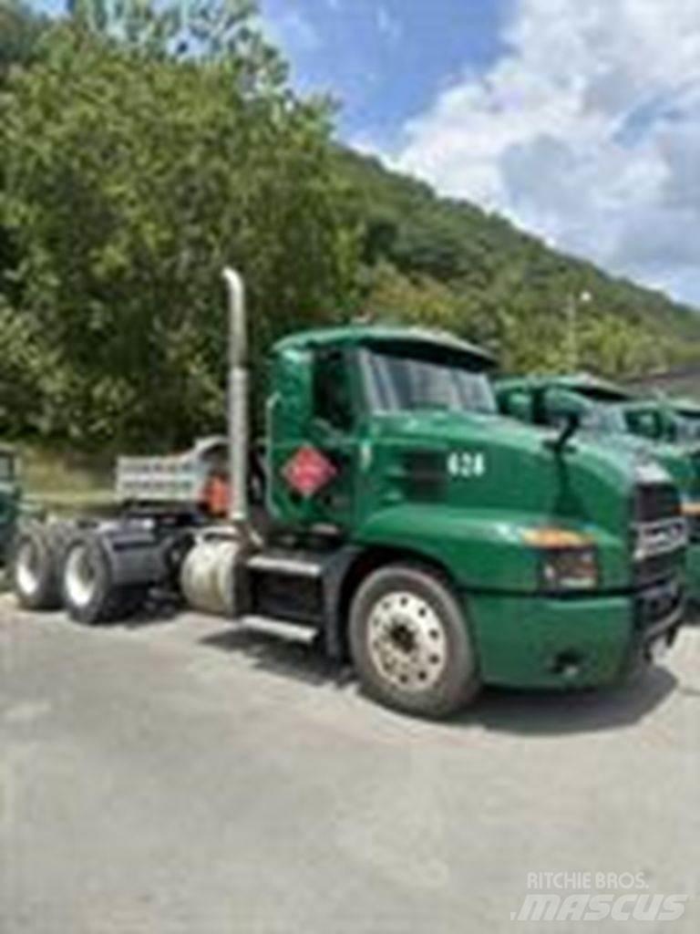 Mack AN64T Dragbilar