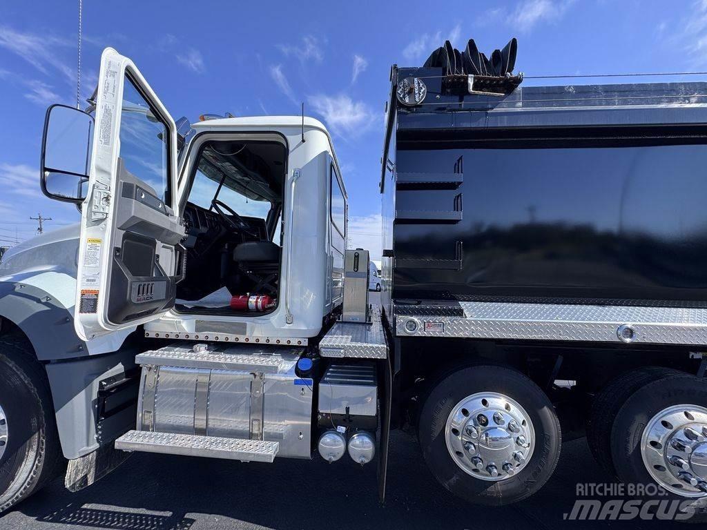 Mack GR64F Tippbilar