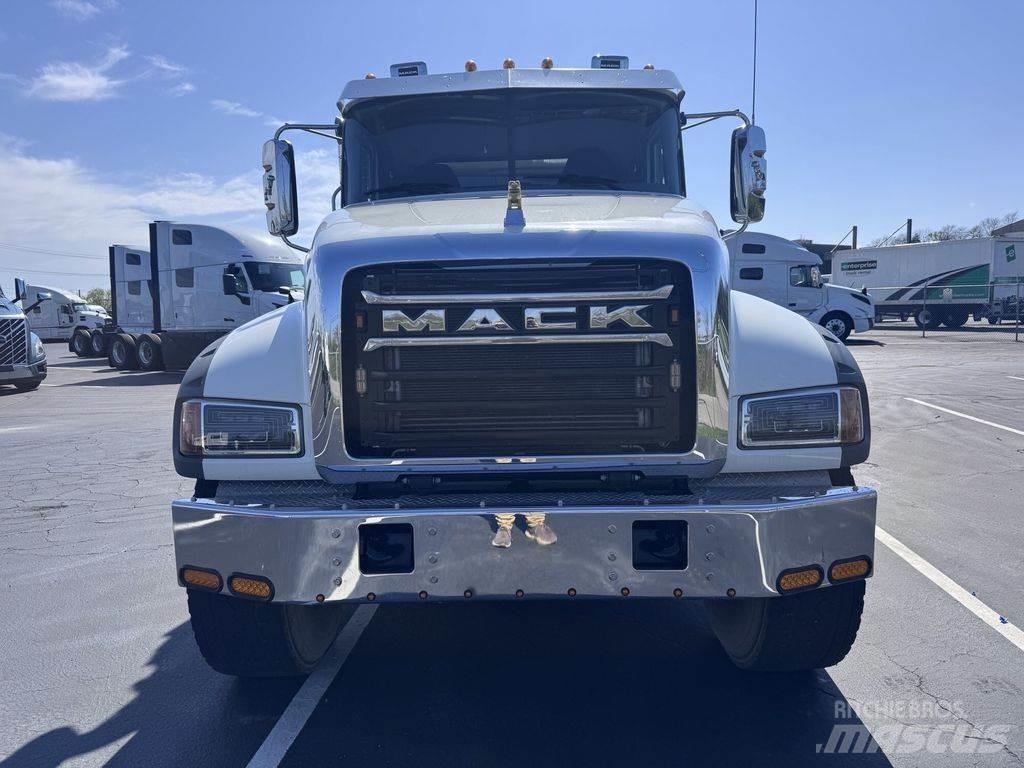 Mack GR64F Tippbilar