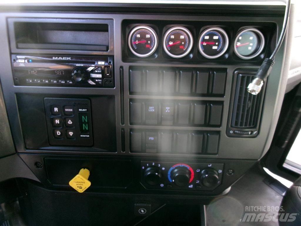 Mack GR64F Tippbilar