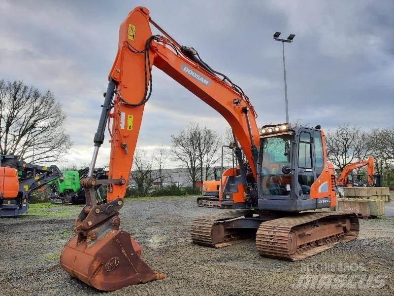 Doosan DX140LCR-5 Bandgrävare