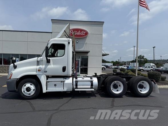 Freightliner CASCADIA 113 Dragbilar