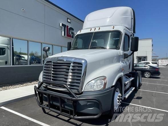 Freightliner CASCADIA 126 Dragbilar