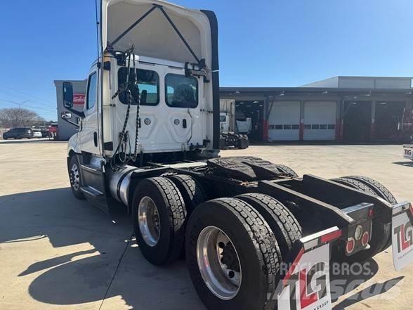 Freightliner CASCADIA 126 Dragbilar