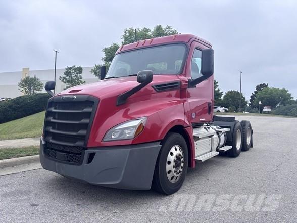 Freightliner CASCADIA 126 Dragbilar