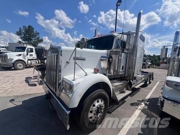 Kenworth W900B Dragbilar