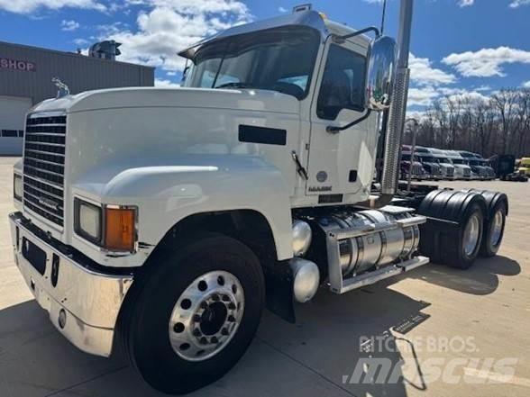 Mack PINNACLE CHU613 Dragbilar