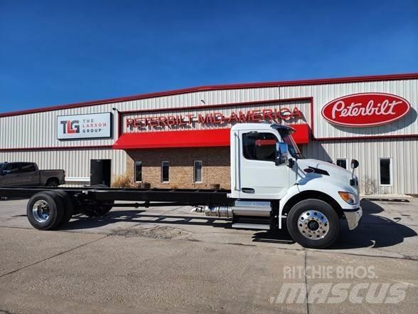 Peterbilt 536 Chassier
