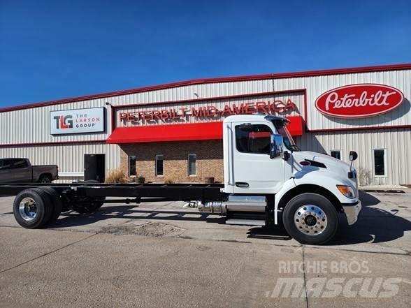 Peterbilt 536 Chassier