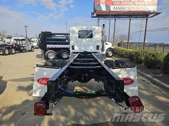 Peterbilt 536 Chassier