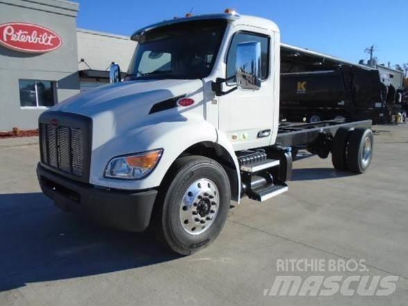 Peterbilt 536 Chassier