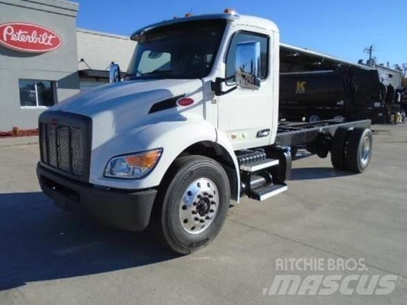 Peterbilt 536 Chassier