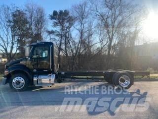 Peterbilt 536 Chassier