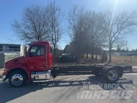 Peterbilt 536 Chassier