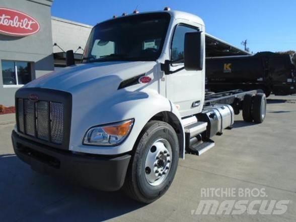 Peterbilt 536 Chassier