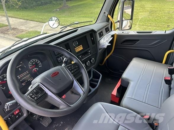 Peterbilt 536 Skåpbilar