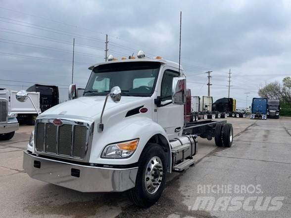 Peterbilt 536 Chassier