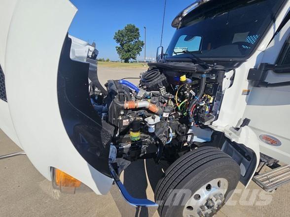 Peterbilt 536 Flakbilar