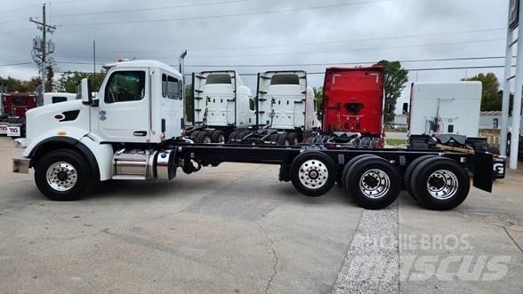 Peterbilt 567 Chassier
