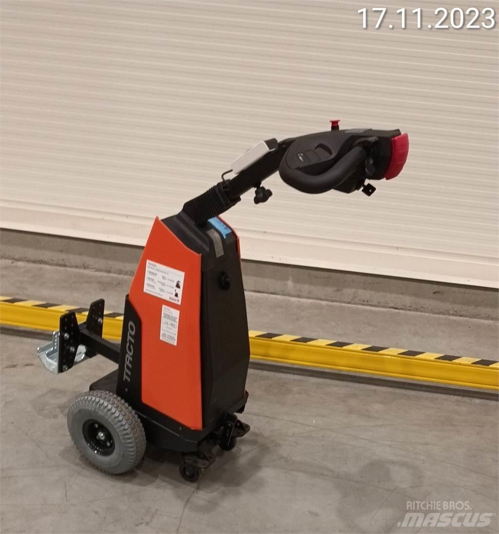 BT TWE120 LI-ION Dragtruck