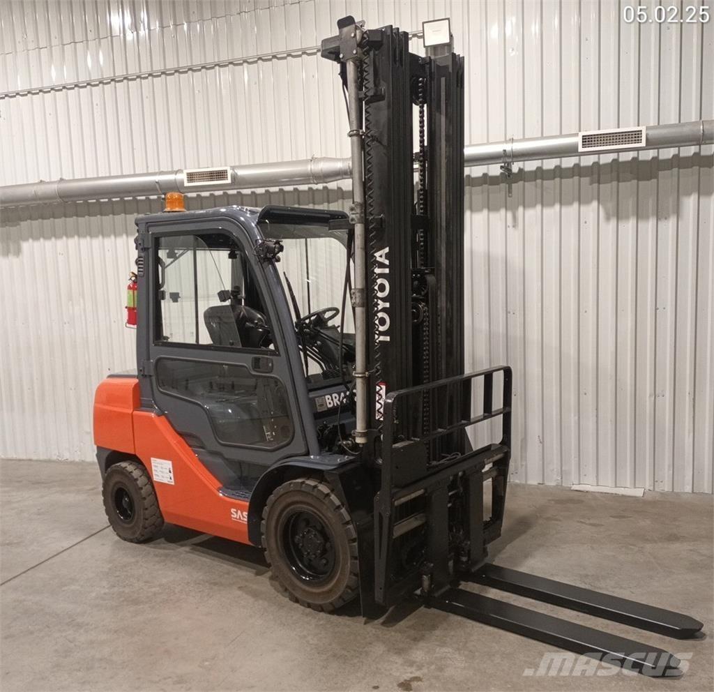 Toyota 02-8FDF30 Dieselmotviktstruckar