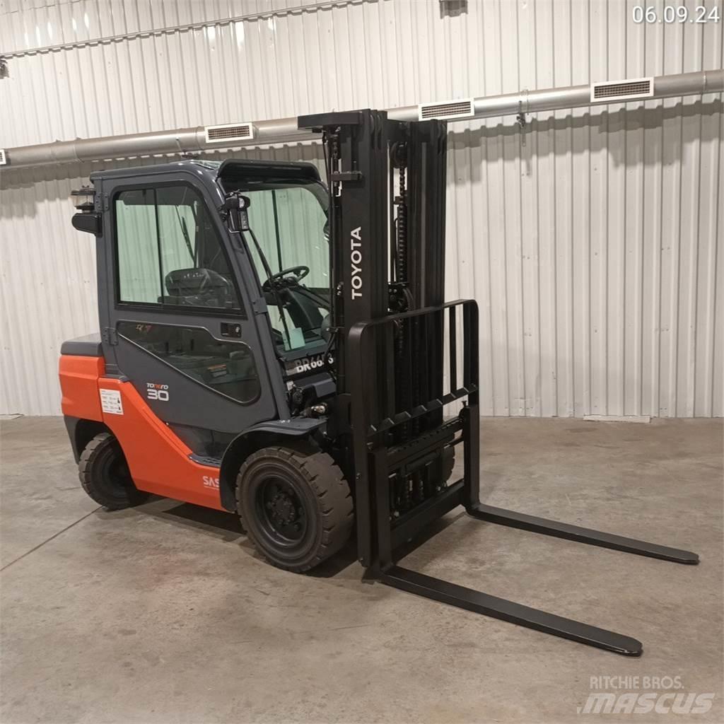 Toyota 52-8FDF30 Dieselmotviktstruckar
