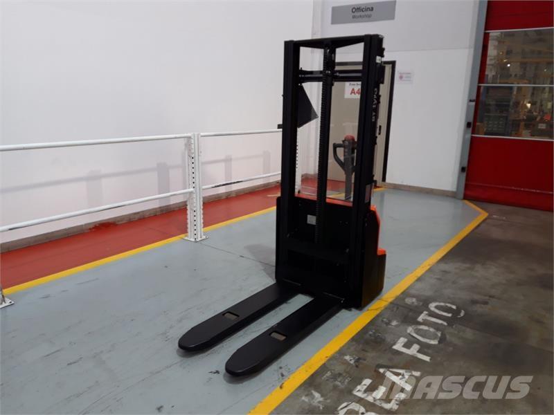 BT SHE100 Manuella pallstaplare