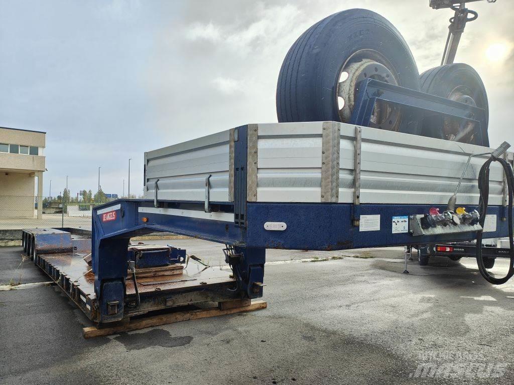 De Angelis 4T8AR1_CC Flaktrailer