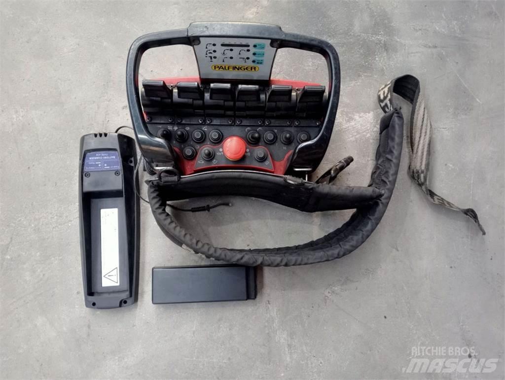 Palfinger PK 23002 Styckegodskranar