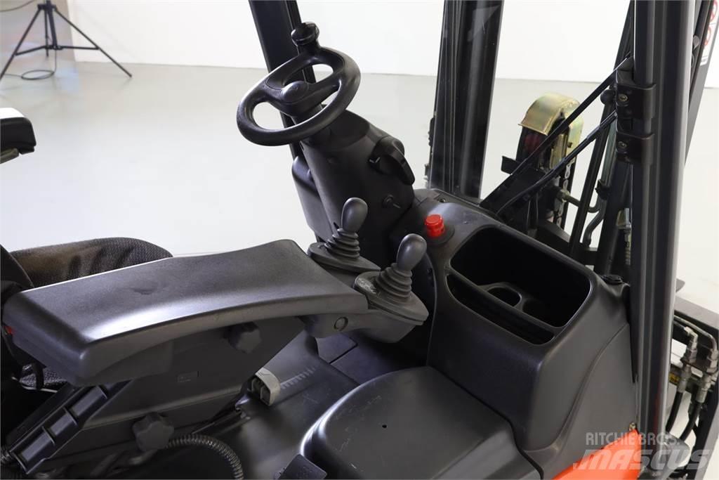 Linde E16L-01 Elmotviktstruckar