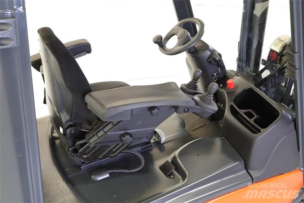 Linde E16L-01 Elmotviktstruckar
