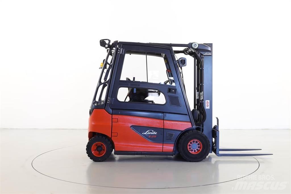 Linde E25-01 387 Elmotviktstruckar
