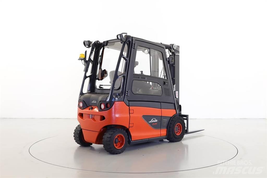 Linde E25-01 387 Elmotviktstruckar