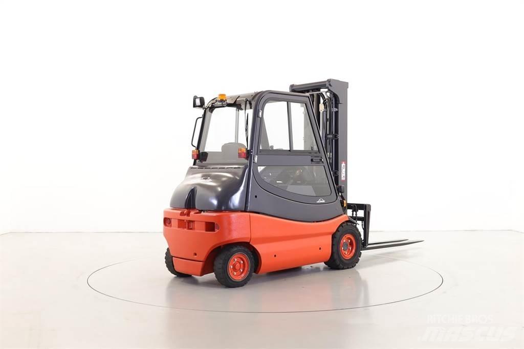 Linde E30-02/336 Elmotviktstruckar