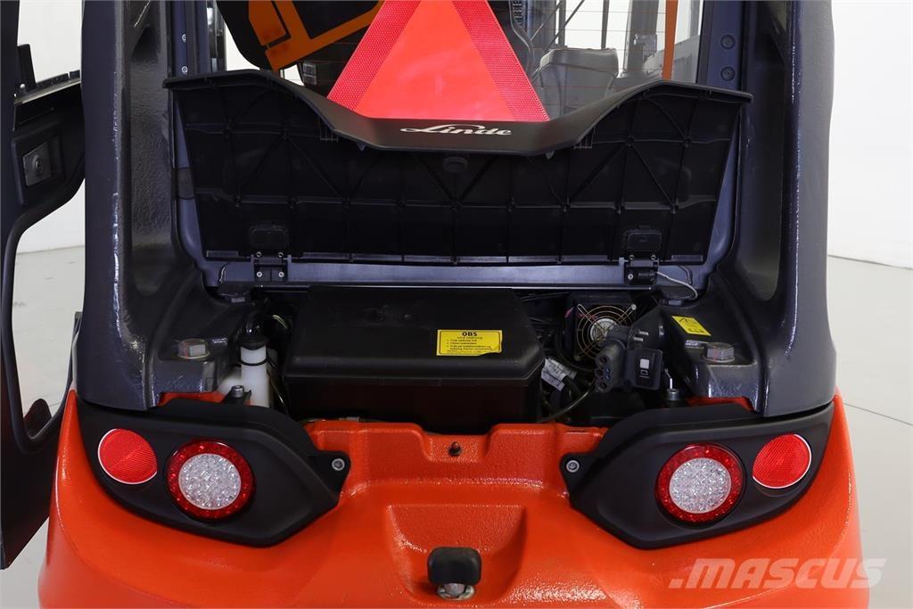 Linde E35L-01 Elmotviktstruckar