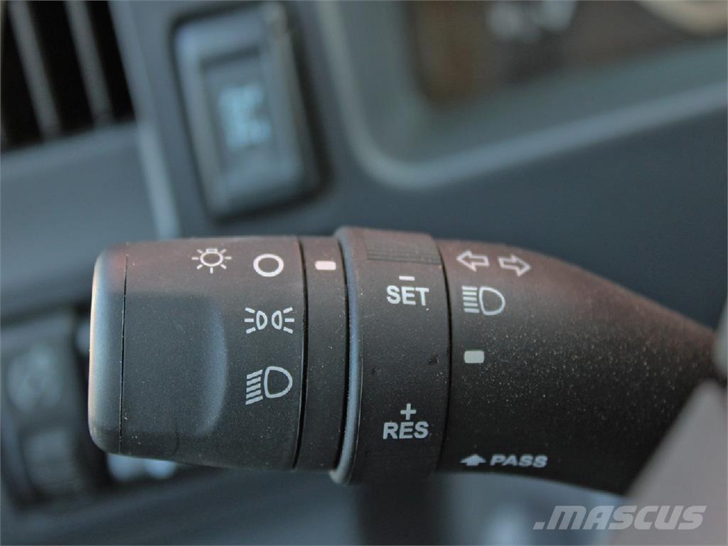 Isuzu NRR Plogbilar